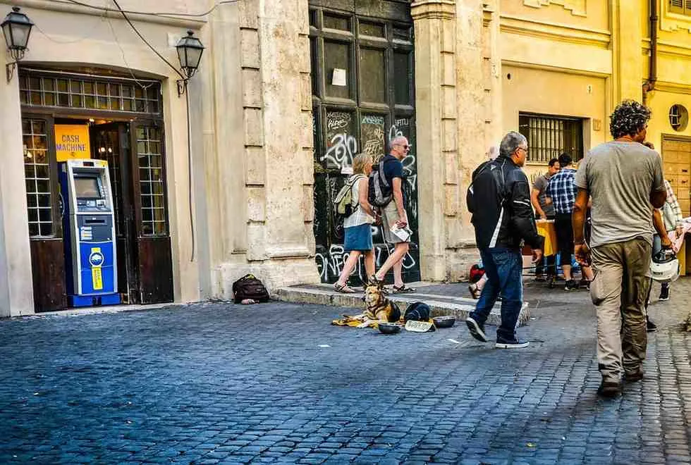 Why Tourists Are Walking ATMs for Thieves