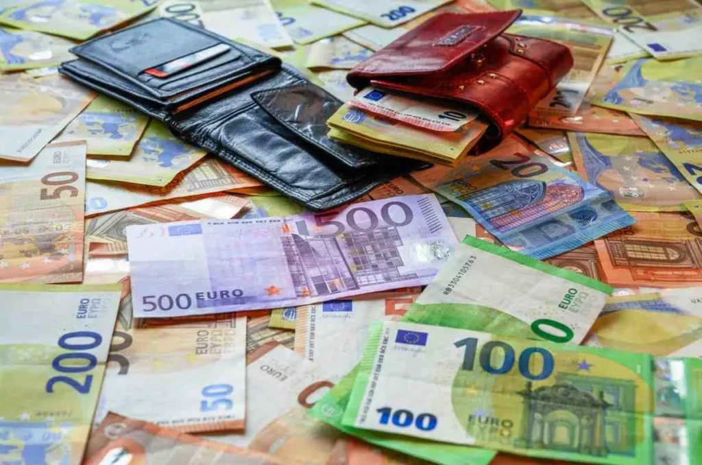 Money Management & Travel Logistics