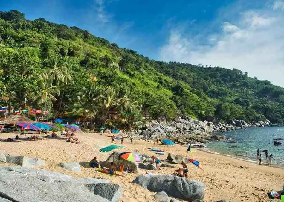When to Visit Grenada: Best Months for Beaches, Festivals & Savings